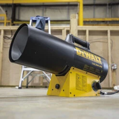 DeWalt Portable Forced Air Propane Heater - 75,000 To 125,000 BTU - 11.5 Hour Run Time